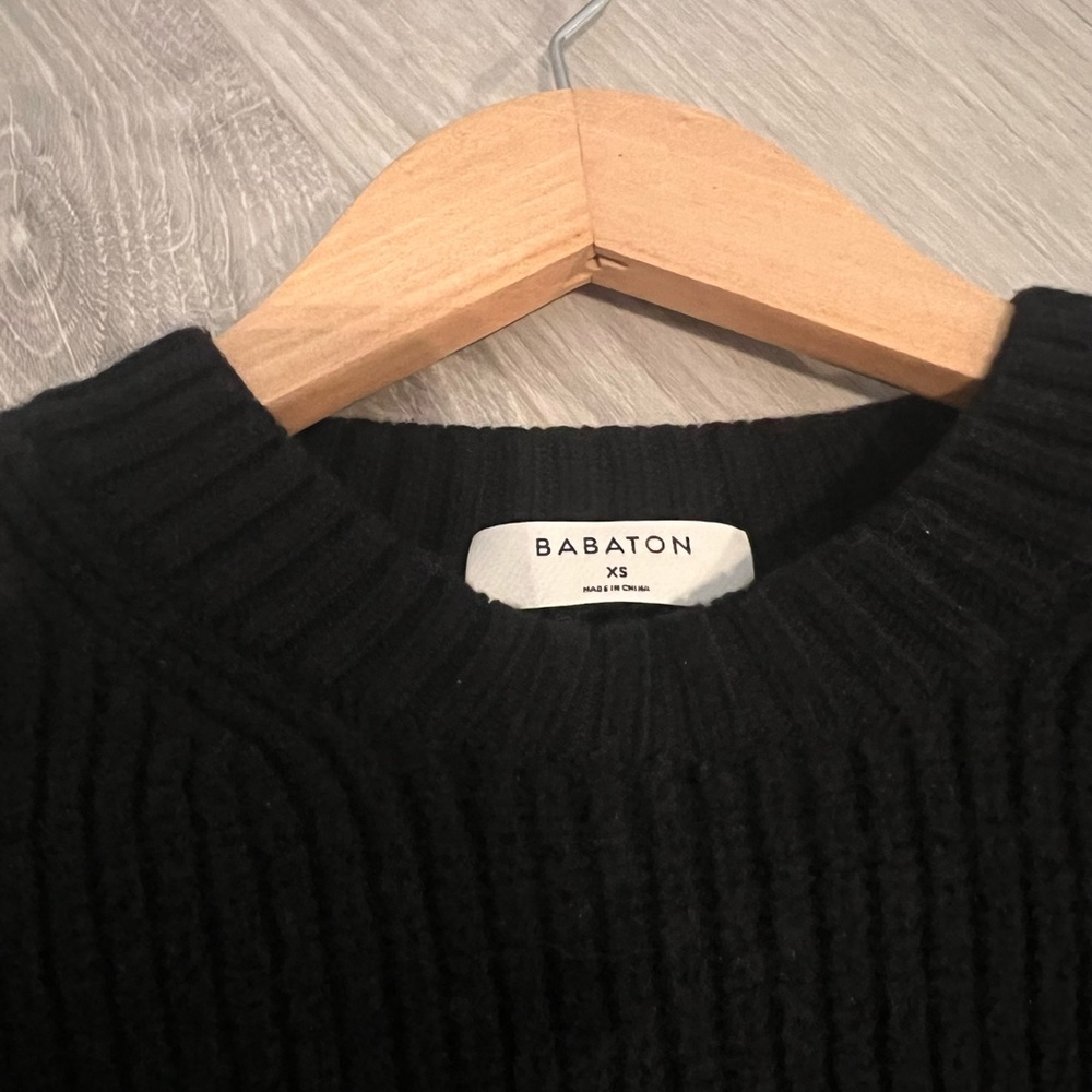 Sweater - Picture 4 of 4